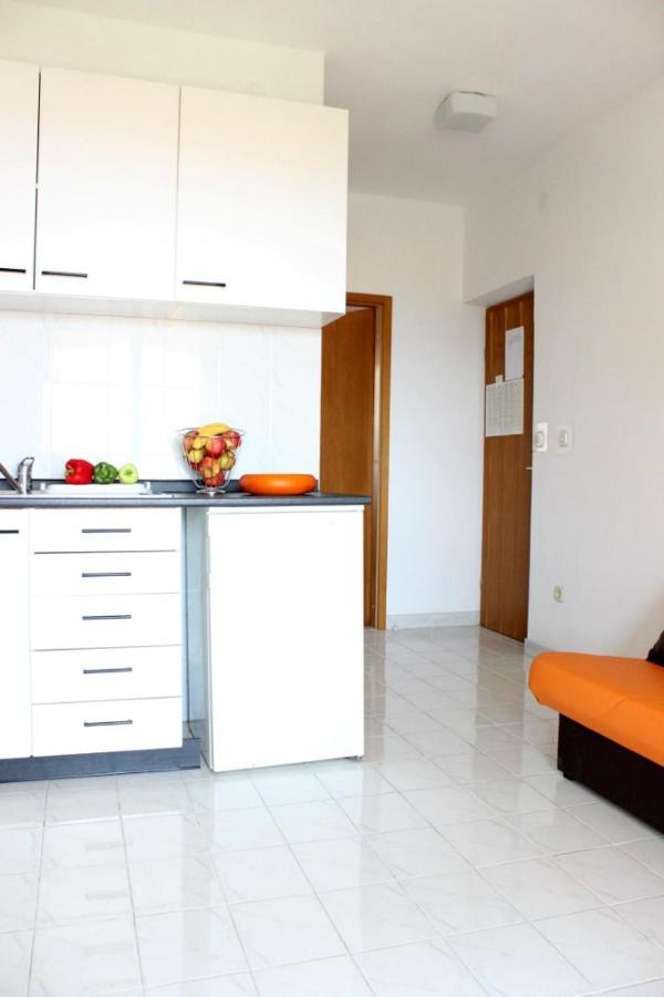Apartments Marin Бол Екстериор снимка