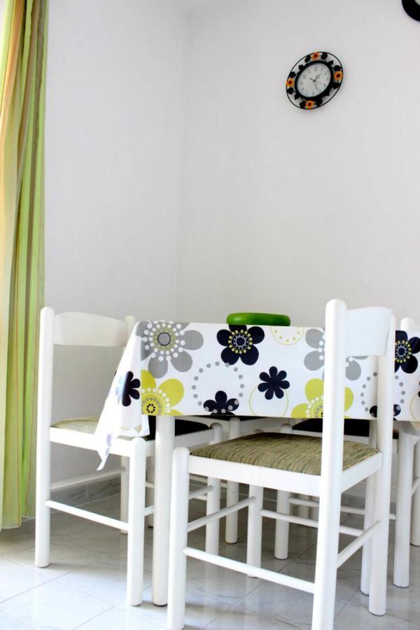 Apartments Marin Бол Екстериор снимка