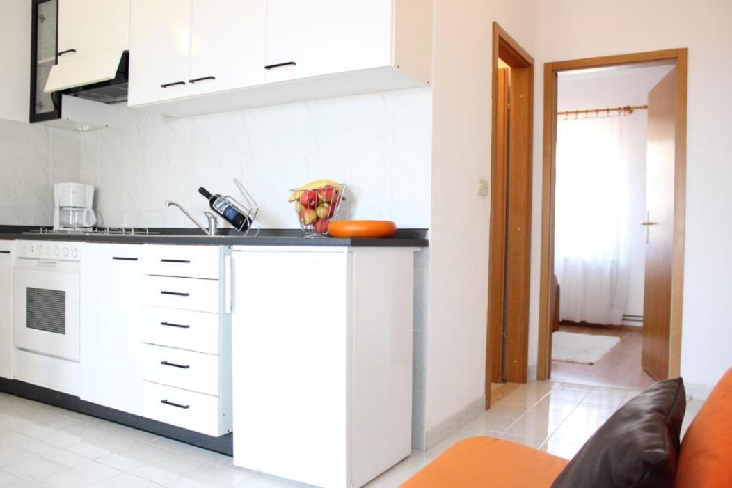 Apartments Marin Бол Екстериор снимка