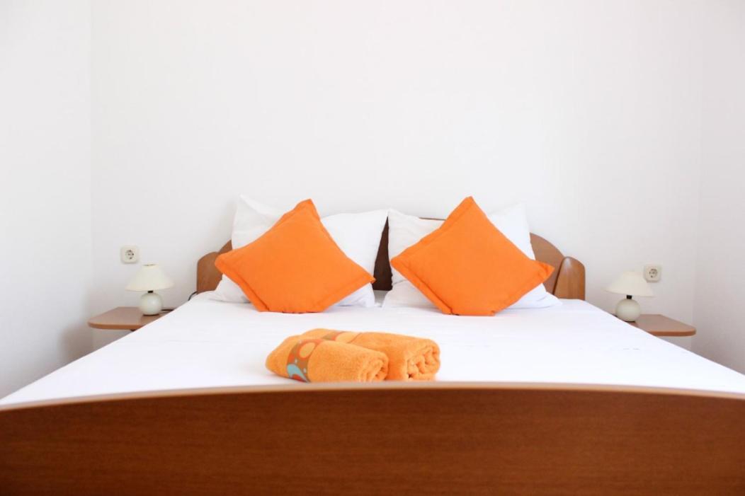 Apartments Marin Бол Екстериор снимка