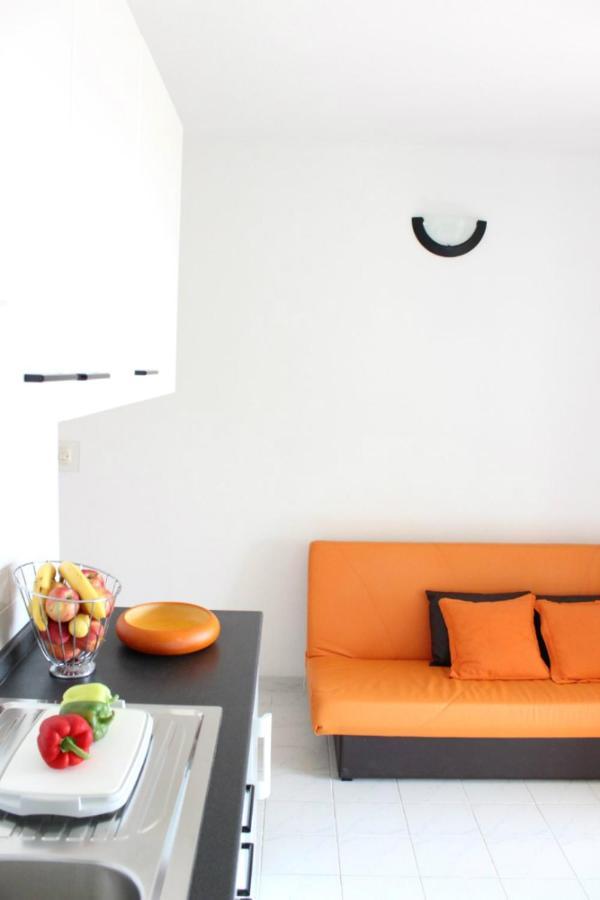 Apartments Marin Бол Екстериор снимка