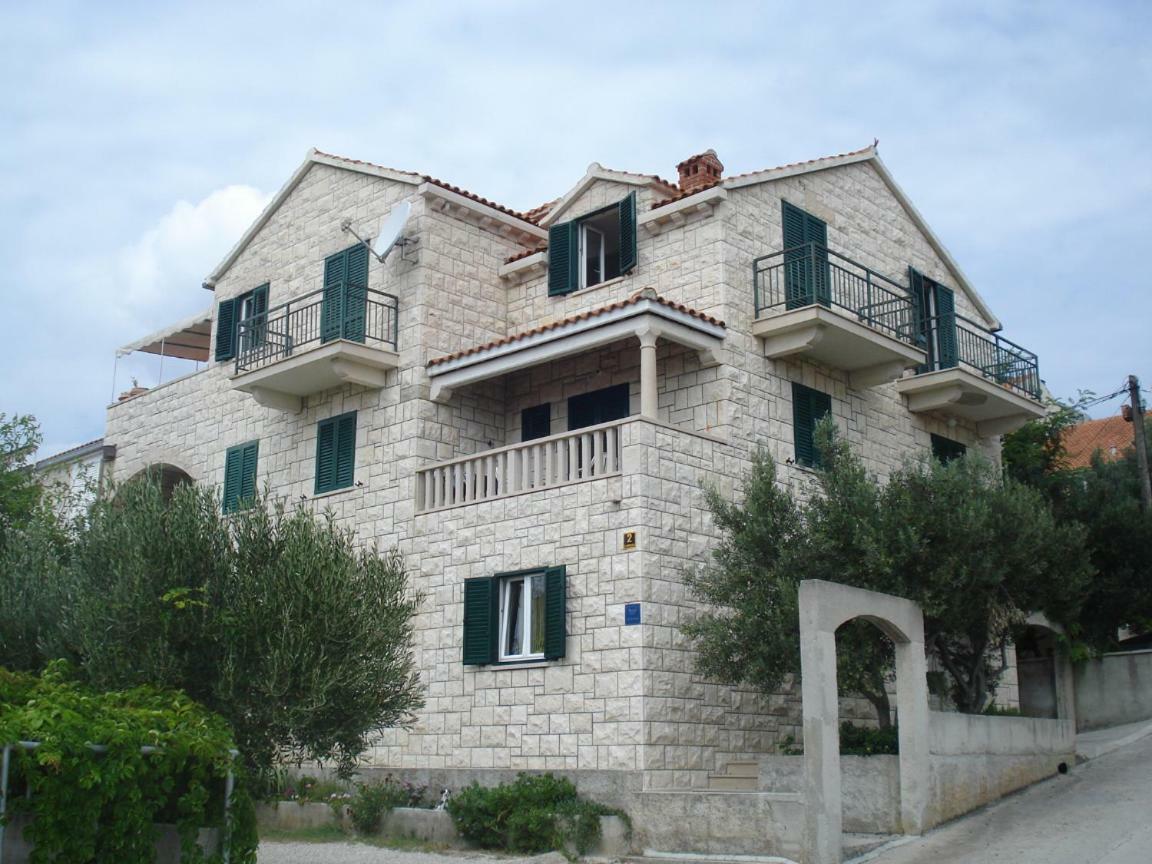 Apartments Marin Бол Екстериор снимка