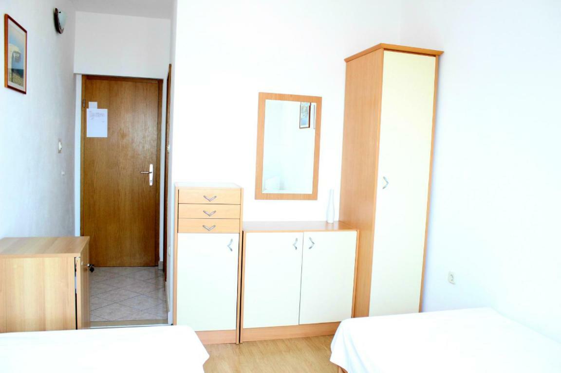 Apartments Marin Бол Екстериор снимка