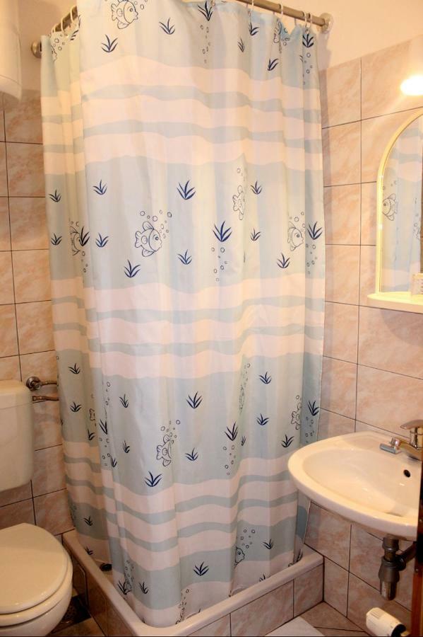 Apartments Marin Бол Екстериор снимка